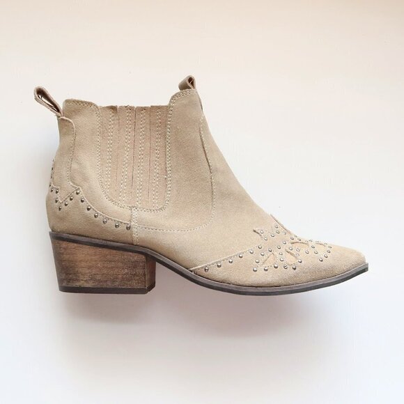 Matisse x Amuse Society Beige Suede Leather Studded Western Ankle Boots Booties - Picture 9 of 16